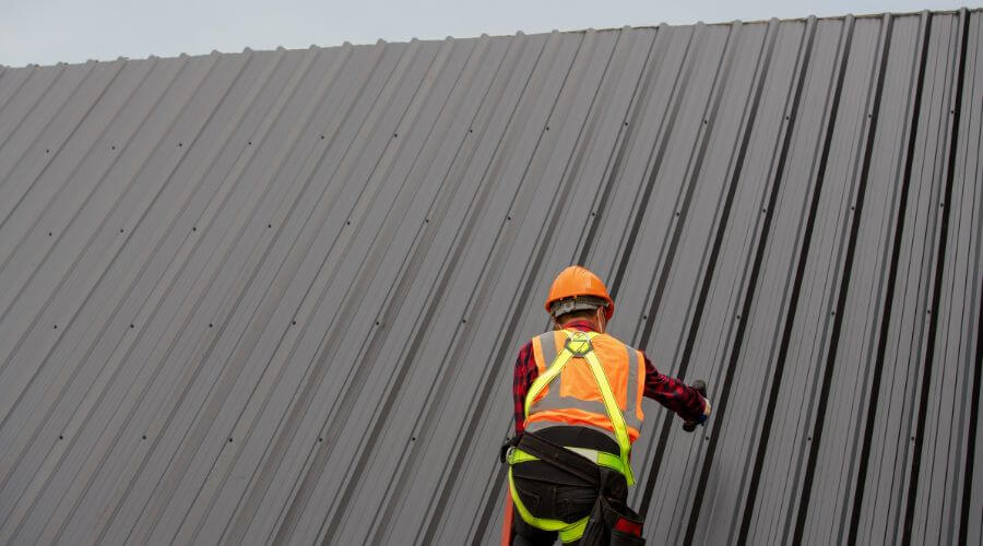 Professional gutter cleaning in Fort Myer, VA